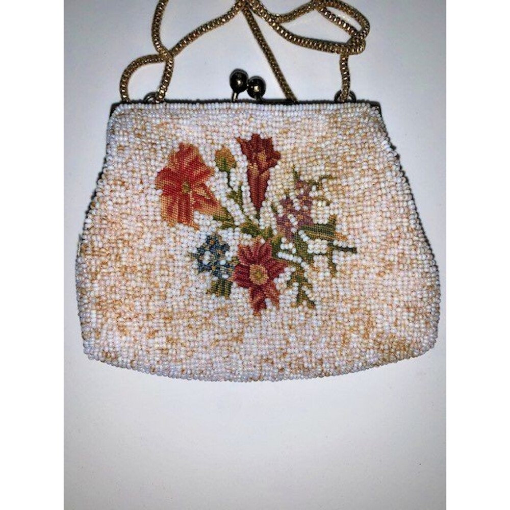 VTG Walborg Hand Beaded Floral Coin Purse Kiss Lock Mid Century Ivory
